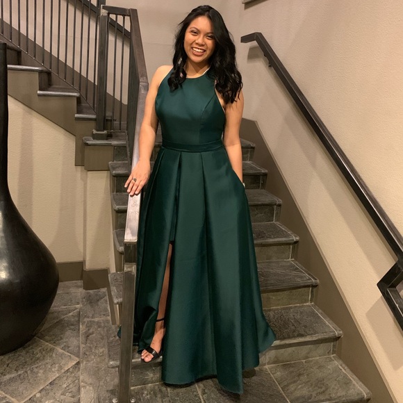 Meet your Posher, Mikkaela - Picture 3 of 5